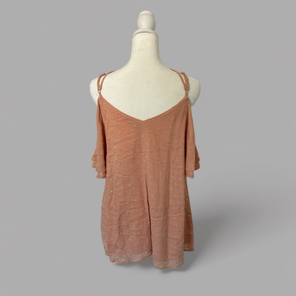 NWOT Doe & Rae Pink Cold Shoulder Spaghetti Strap Top with Textured Dots - Picture 2 of 3